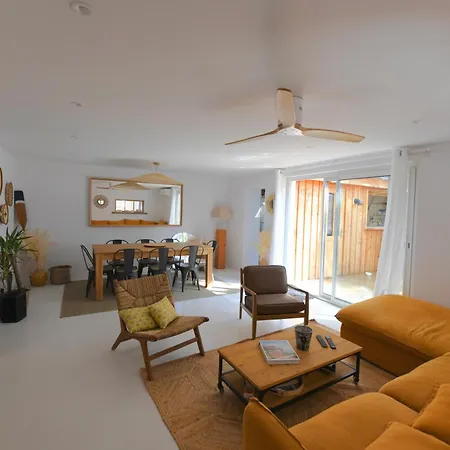 La Mela Au Marche De Piraillan *