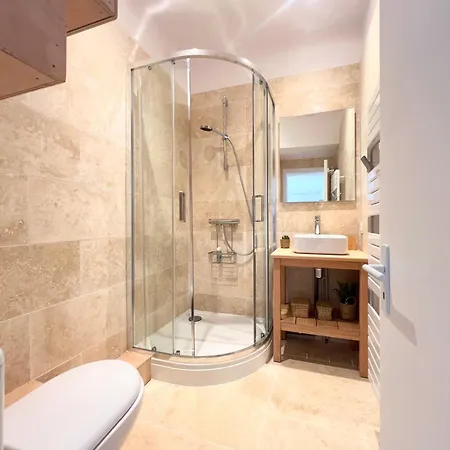 La Mela Au Marche De Piraillan